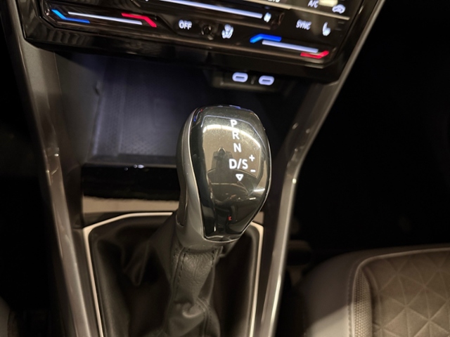 T-Cross 1.0 TSI Style DSG AHK Kamera LED