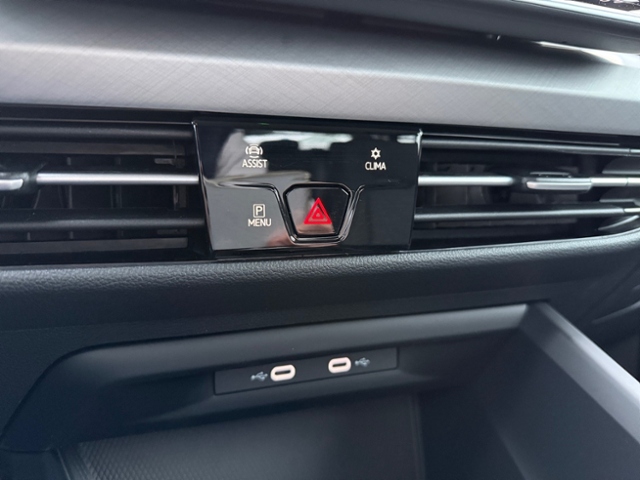 Golf VIII 1.5 TSI Life KLIMA LED ALU