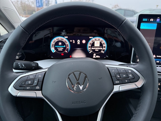 Golf VIII 1.5 TSI Life KLIMA LED ALU