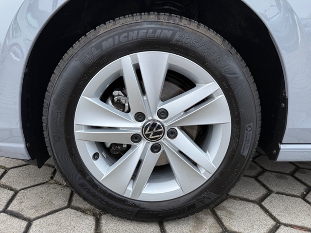 Golf VIII 1.5 TSI Life KLIMA LED ALU