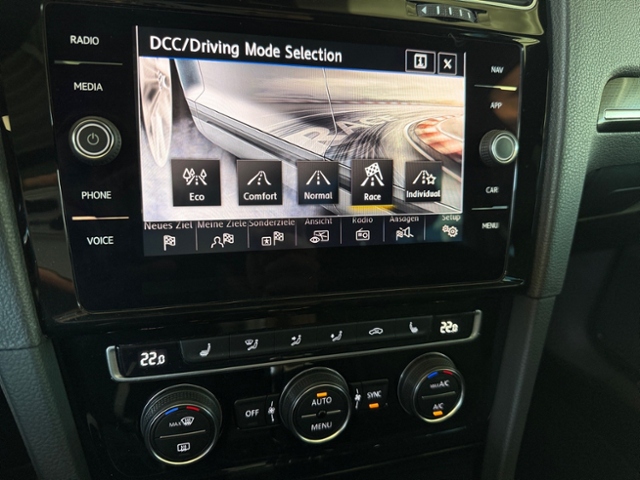 Golf VII Variant 2.0 TSI R 4Motion Pano Kamera