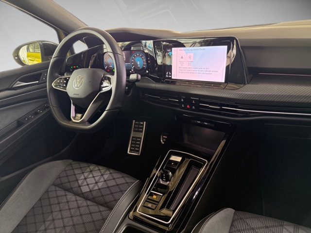 Golf VIII 1.5 eTSI DSG R-Line LED Kamera