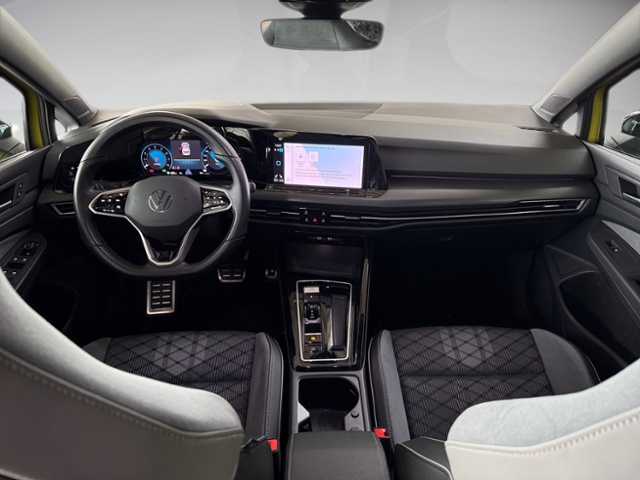 Golf VIII 1.5 eTSI DSG R-Line LED Kamera