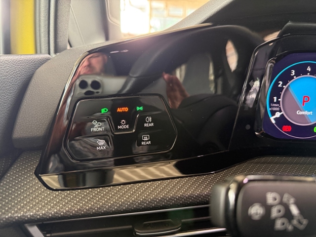 Golf VIII 1.5 eTSI DSG R-Line LED Kamera