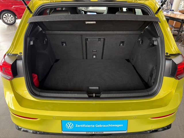 Golf VIII 1.5 eTSI DSG R-Line LED Kamera