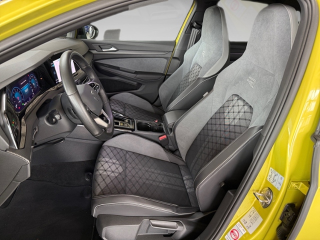 Golf VIII 1.5 eTSI DSG R-Line LED Kamera