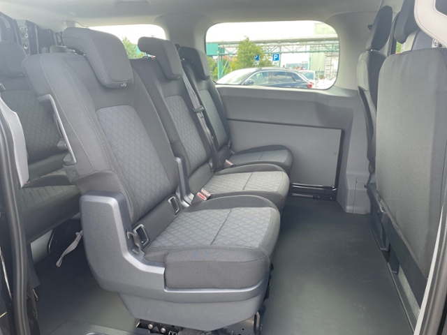 T7 New Transporter 2.0 TDI Kombi DSG 9-Sitzer
