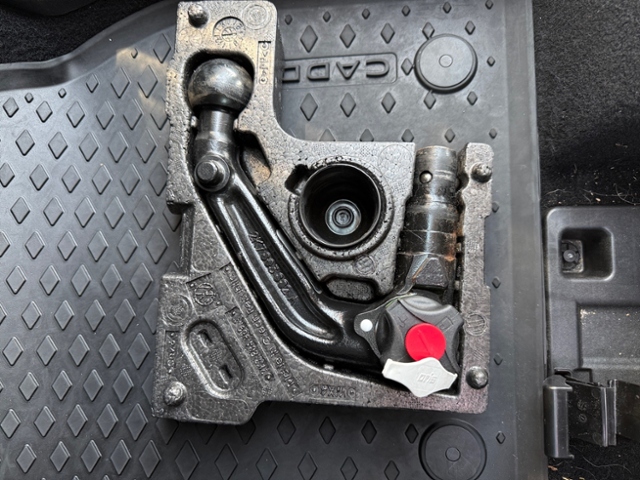 Caddy 1.5 TSI Style DSG LED AHK Kamera