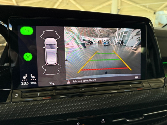 Golf VIII 1.5 eTSI DSG R-Line AHK Standh. Kam.