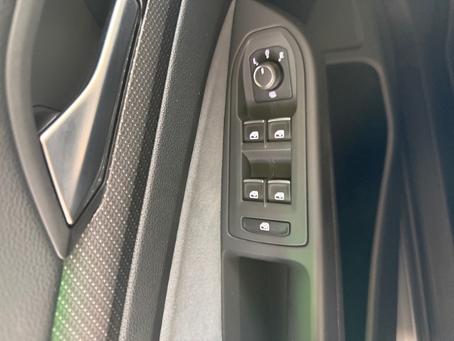 Golf VIII 1.5 eTSI DSG R-Line AHK Standh. Kam.