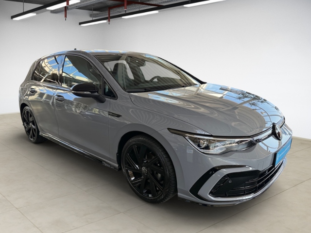 Golf VIII 1.5 eTSI DSG R-Line AHK Standh. Kam.