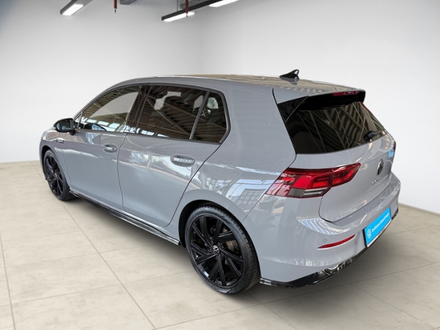 Golf VIII 1.5 eTSI DSG R-Line AHK Standh. Kam.