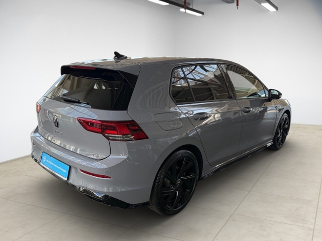 Golf VIII 1.5 eTSI DSG R-Line AHK Standh. Kam.