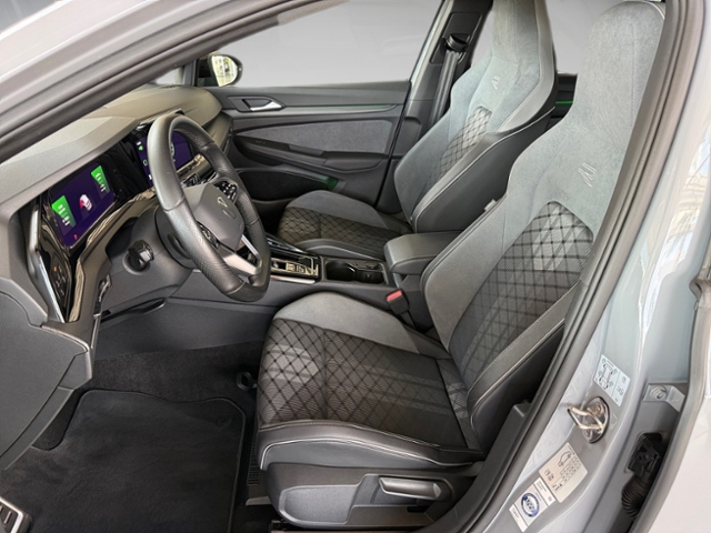 Golf VIII 1.5 eTSI DSG R-Line AHK Standh. Kam.