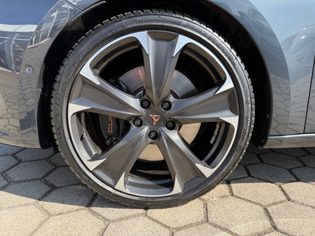 Leon 2.0 TSI DSG LED ACC Kamera