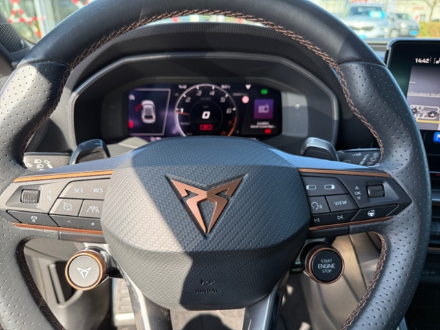 Leon 2.0 TSI DSG LED ACC Kamera