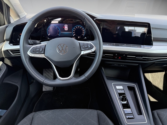 Golf VIII 2.0 TDI Life DSG LED AHK Navi