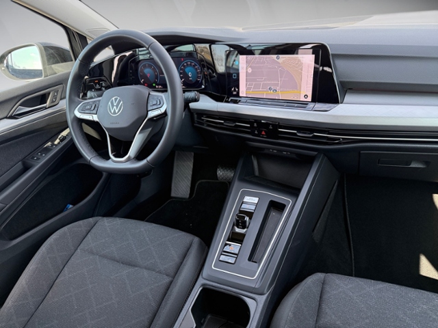 Golf VIII 2.0 TDI Life DSG LED AHK Navi