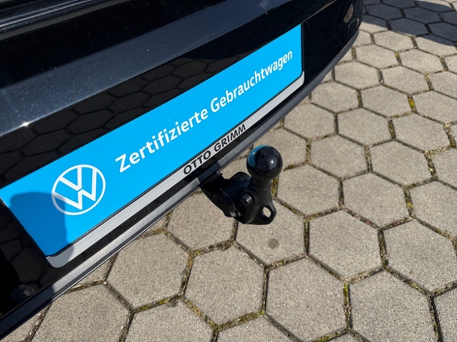 Golf VIII 2.0 TDI Life DSG LED AHK Navi