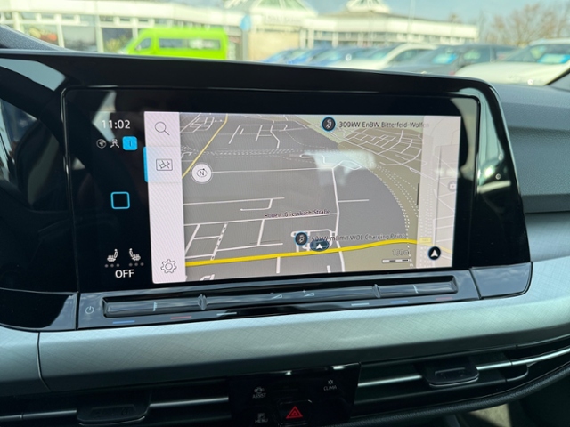 Golf VIII 2.0 TDI Life DSG LED AHK Navi