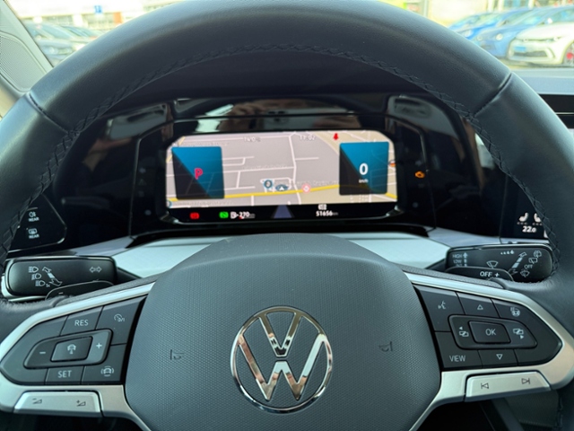 Golf VIII 2.0 TDI Life DSG LED AHK Navi