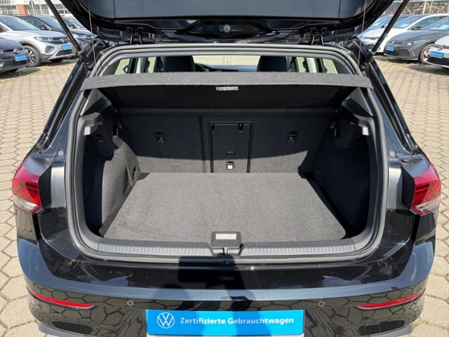 Golf VIII 2.0 TDI Life DSG LED AHK Navi