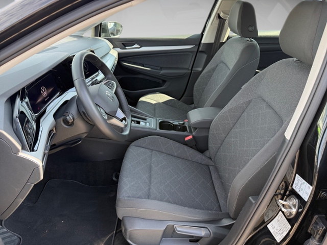 Golf VIII 2.0 TDI Life DSG LED AHK Navi