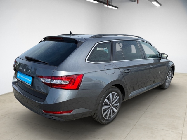 Superb Combi 1.5 TSI Ambition DSG LED Kamera
