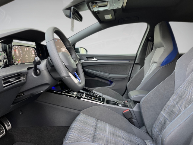 Golf VIII 1.5 TSI GTE DSG AHK Pano