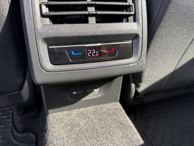 Golf VIII 1.5 TSI Life LED beh.Lankrad Navi