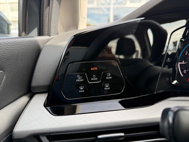 Golf VIII 1.5 TSI Life LED beh.Lankrad Navi