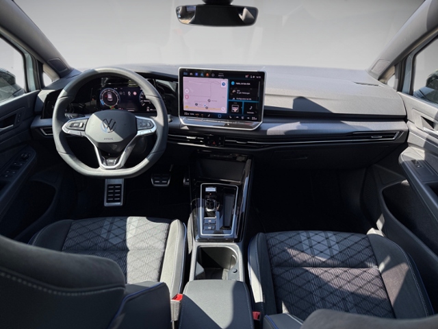 Golf VIII 1.5 eTSI R-Line DSG IQ-Light Kamera