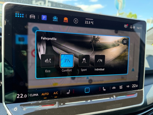 Golf VIII 1.5 eTSI R-Line DSG IQ-Light Kamera