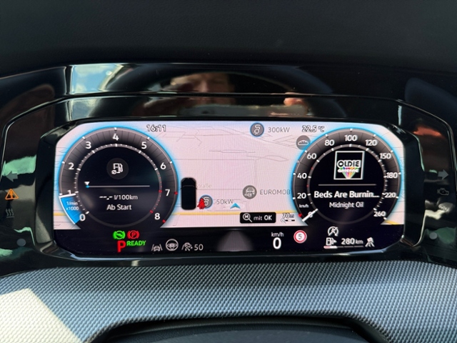 Golf VIII 1.5 eTSI R-Line DSG IQ-Light Kamera