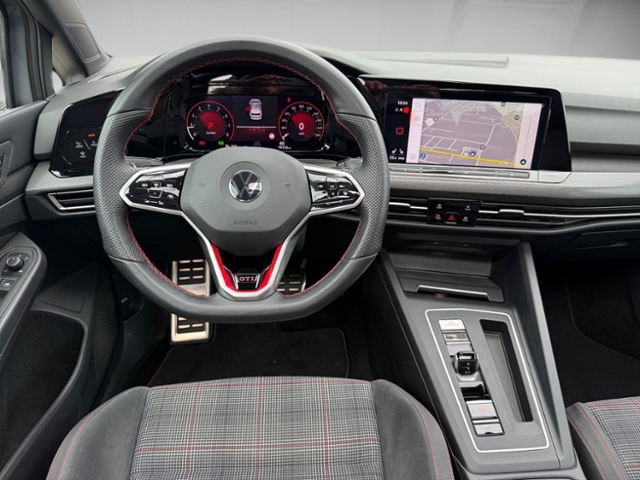 Golf VIII 2.0 TSI GTI DSG IQ-Light DCC Pano