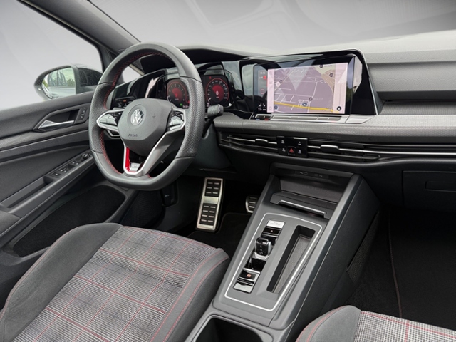 Golf VIII 2.0 TSI GTI DSG IQ-Light DCC Pano