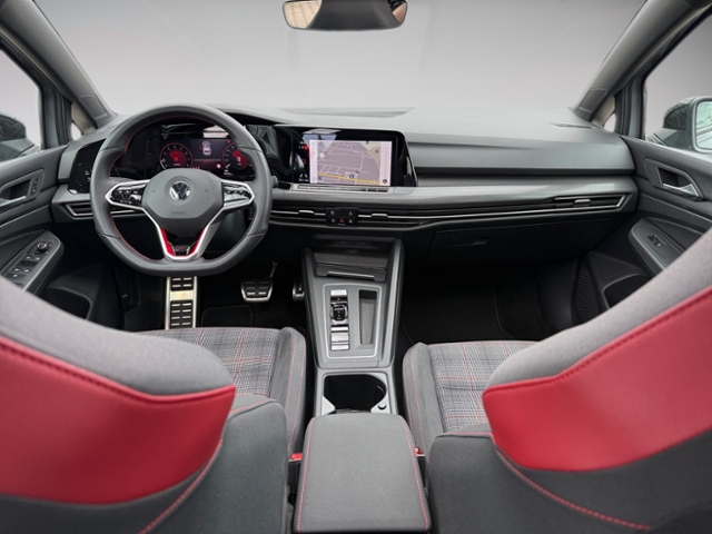 Golf VIII 2.0 TSI GTI DSG IQ-Light DCC Pano