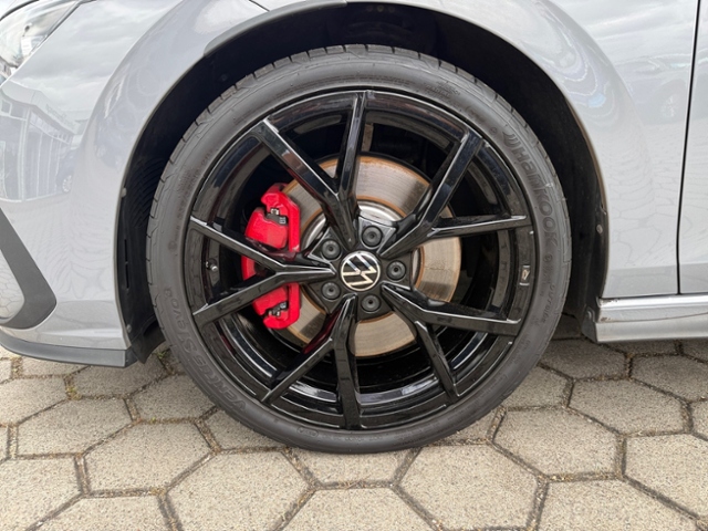 Golf VIII 2.0 TSI GTI DSG IQ-Light DCC Pano