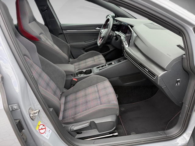 Golf VIII 2.0 TSI GTI DSG IQ-Light DCC Pano