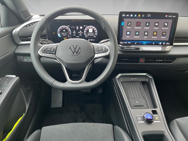 T-Roc 1.5 eTSI Style AHK IQ-Light Kamera