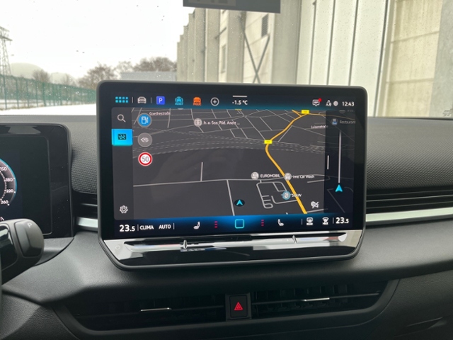 T-Roc 1.5 eTSI Style AHK IQ-Light Kamera