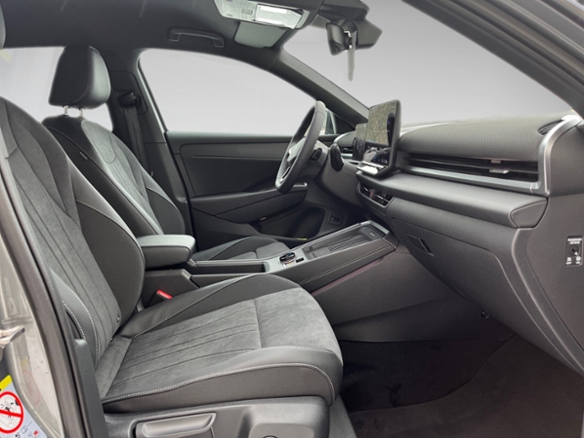 T-Roc 1.5 eTSI Style AHK IQ-Light Kamera
