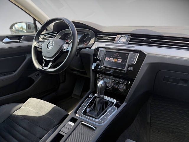 Passat Variant 1.8 TSI DSG Highline LED Kamera