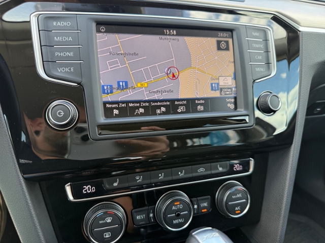 Passat Variant 1.8 TSI DSG Highline LED Kamera