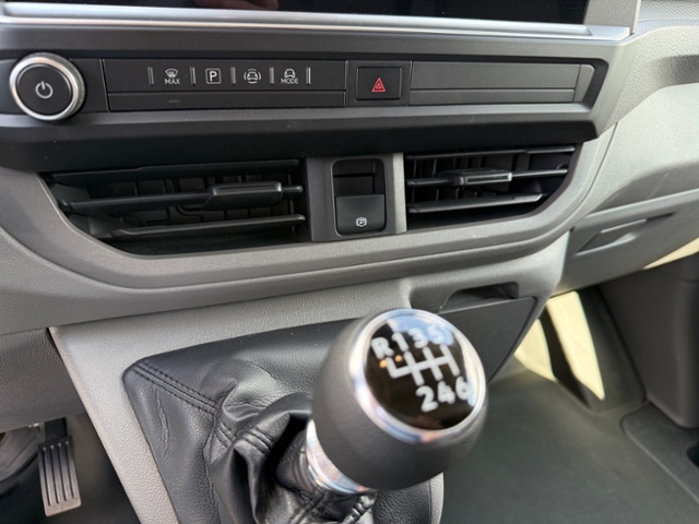 T7 New Transporter 2.0 TDI LED Einparkhilfe