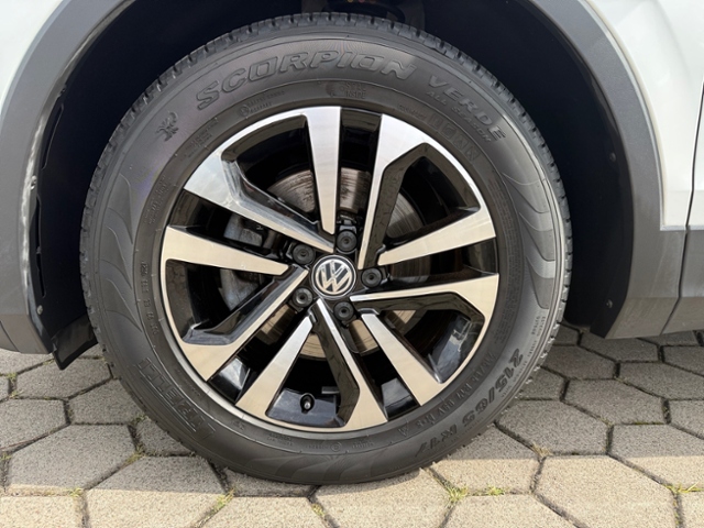 Tiguan 1.5 TSI IQ.DRIVE LED Navi AHK ACC
