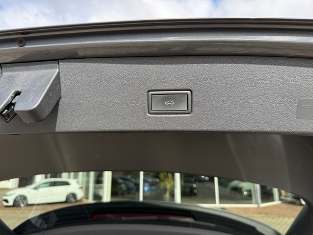 T-Roc 2.0 TSI DSG R-Line 4M AHK IQ-Light