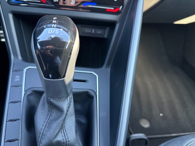 Taigo  1.0 TSI R-Line IQ-Light Navi 18' Alu