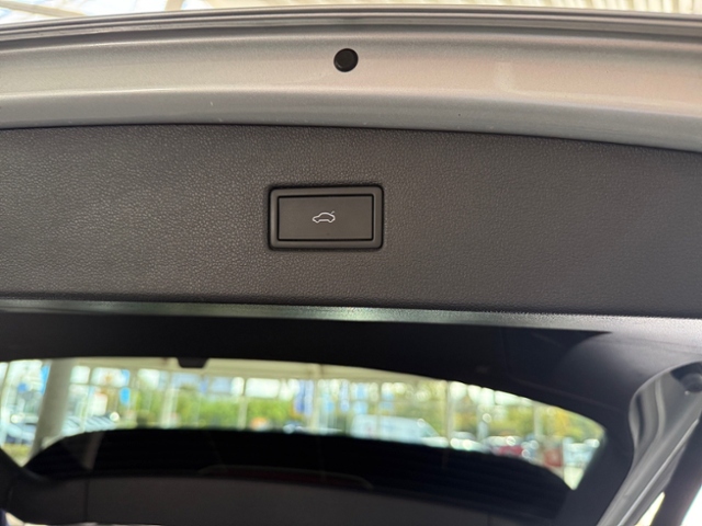 Tiguan 2.0 TDI DSG R-Line AHK IQ-Light