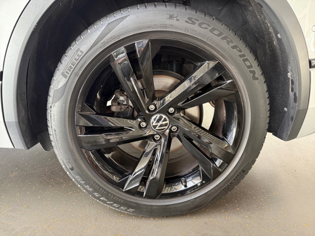 Tiguan 2.0 TDI DSG R-Line AHK IQ-Light